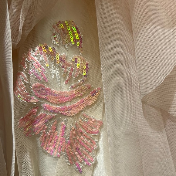 Iridescent Pink and Ivory Prom Dress Size 0 - Picture 5 of 12